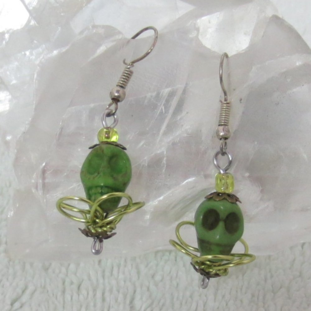 Handcrafted Pierced Earrings Howlite Skull Wire Flower Detail Lightweight Fun OS